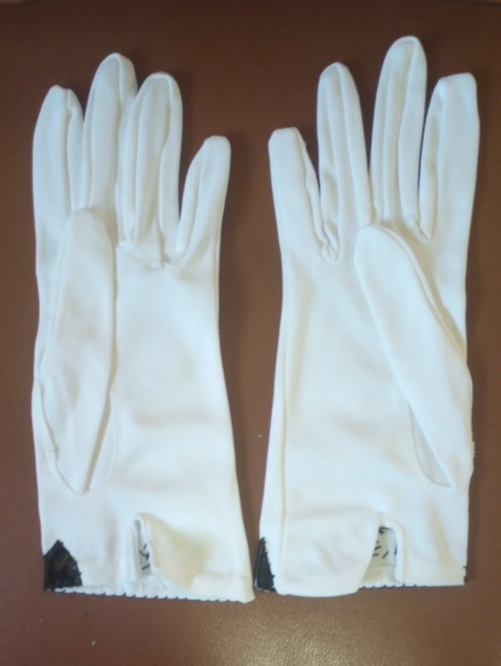 Classic Traditional Vintage Neutral White Nylon Dress Gloves w/ Black Trim